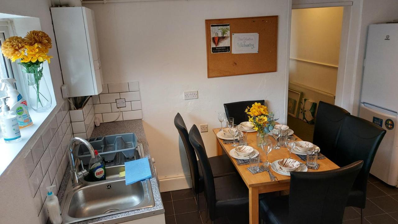 Gillings Villa -Perfect For Long & Short Stays Gillingham  Ngoại thất bức ảnh