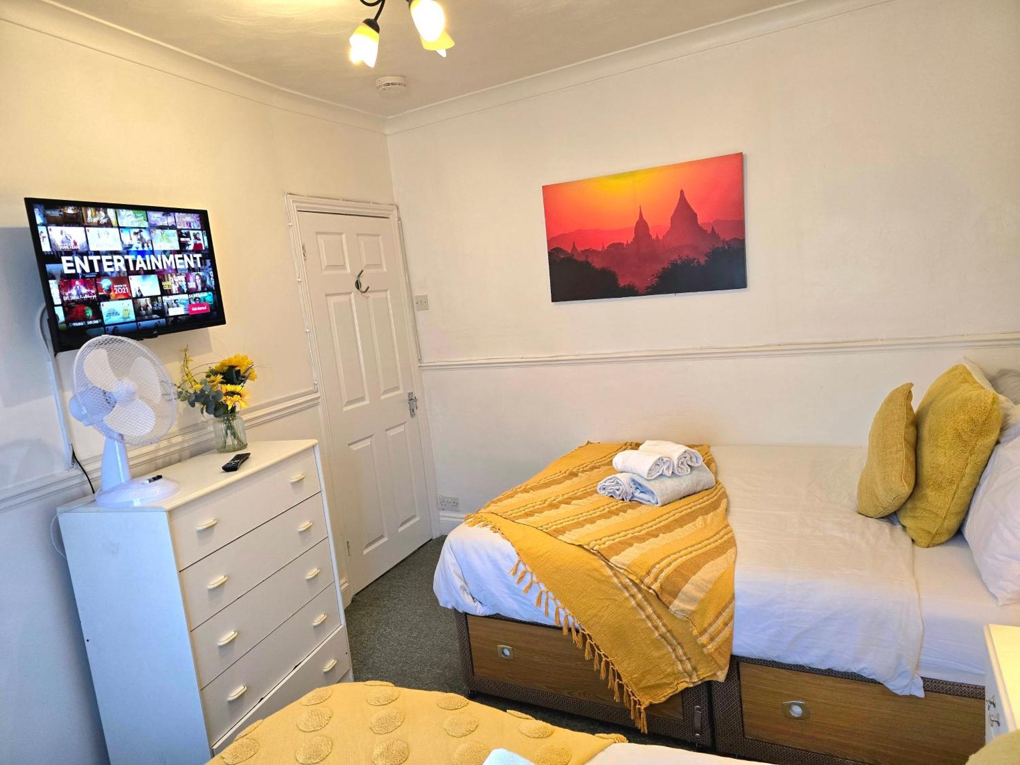 Gillings Villa -Perfect For Long & Short Stays Gillingham  Ngoại thất bức ảnh